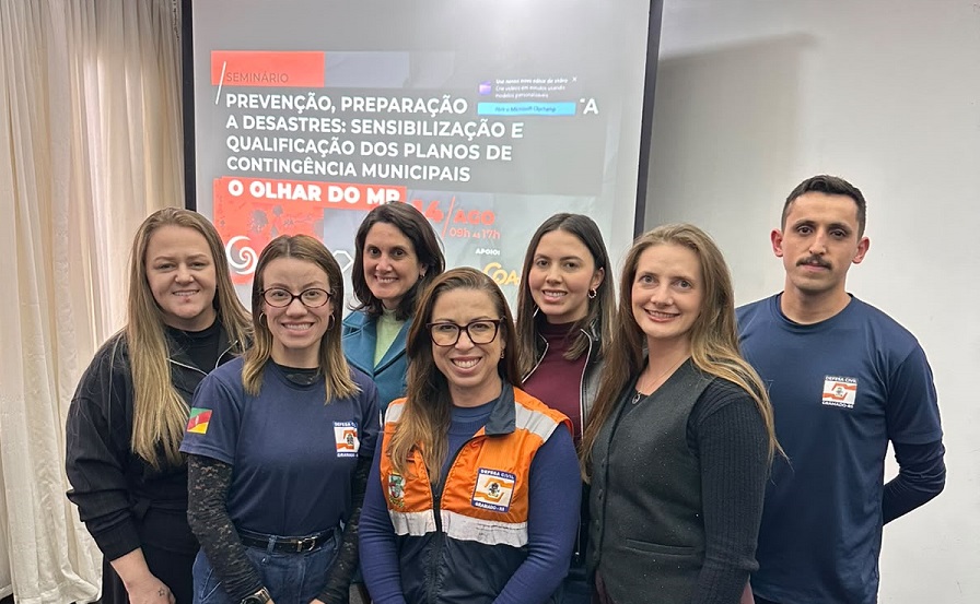 Representantes da Defesa Civil e Assistência Social de Gramado